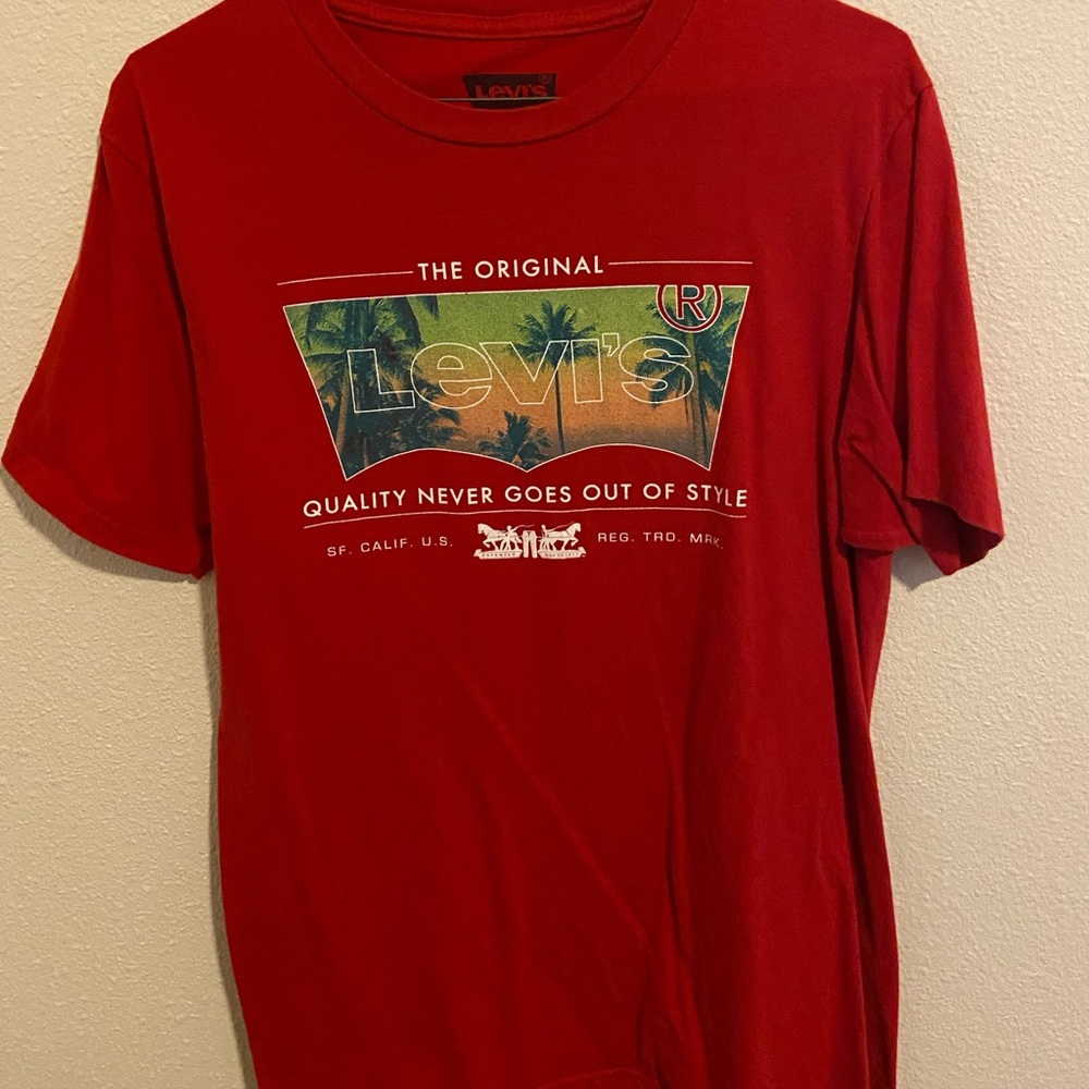 New levis t-shirt